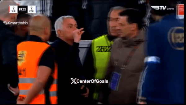 «Τρελάθηκε» ο Ζοσέ Μουρίνιο στο ντέρμπι με την Πόρτο (vid)