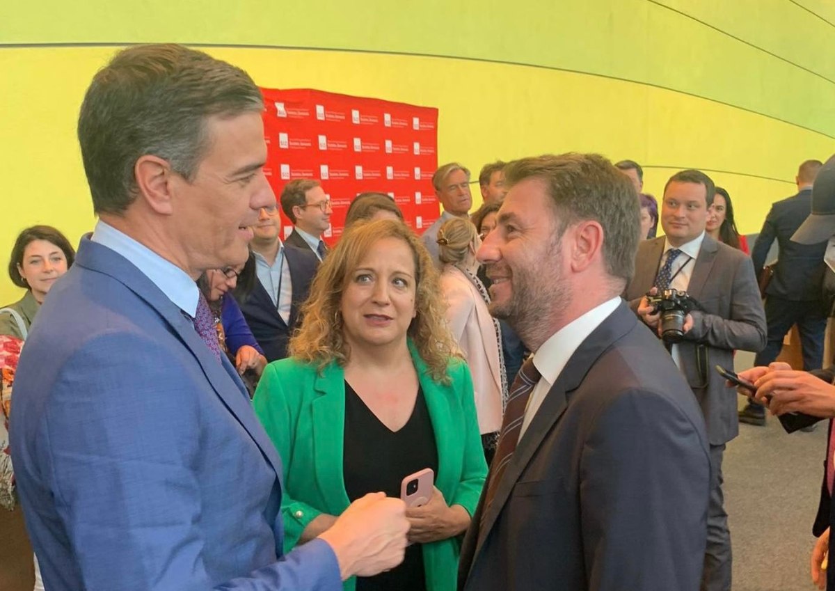 Σάντσεθ σε Ανδρουλάκη: Το ΠΑΣΟΚ κόμμα που μπορεί να κάνει τη διαφορά – Χρειαζόμαστε προοδευτικά κόμματα στην κυβέρνηση