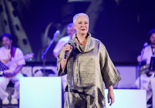 Στη ζωή τρως χαστούκια, το θέμα είναι να σηκωθείς: Η Μελίνα Κανά για τη μουσική, τις δυσκολίες και την επιστροφή