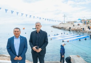 Η Γαλανόλευκη στη θάλασσα του Πειραιά για την Εθνική Επέτειο της 25ης Μαρτίου 1821