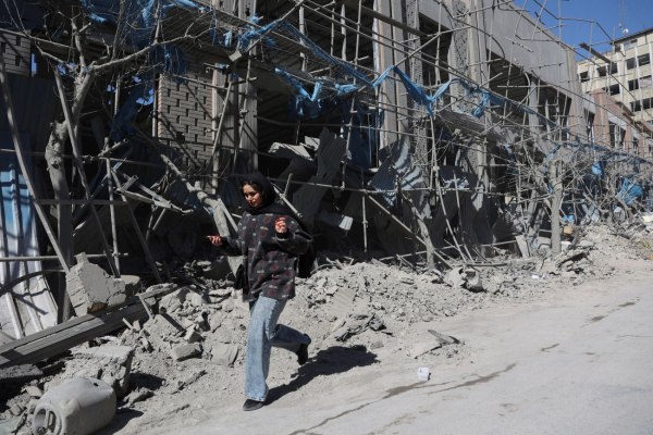 Ιράν: Οι βομβαρδισμοί προκαλούν τρόμο στην Τεχεράνη, αλλά δεν υπάρχουν ενδείξεις για διαδηλώσεις κατά του καθεστώτος