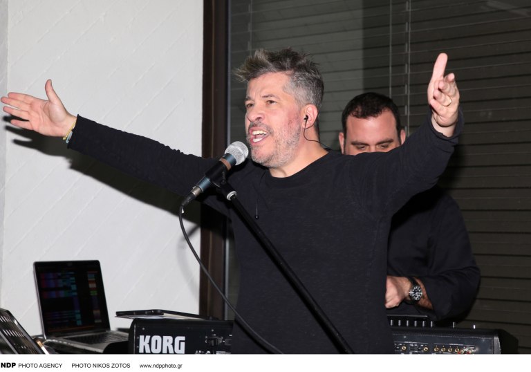 Χάρης Βαρθακούρης: Τελικά επιλέγει το τραγούδι του Akyla από του αδερφού του για τη Eurovision;