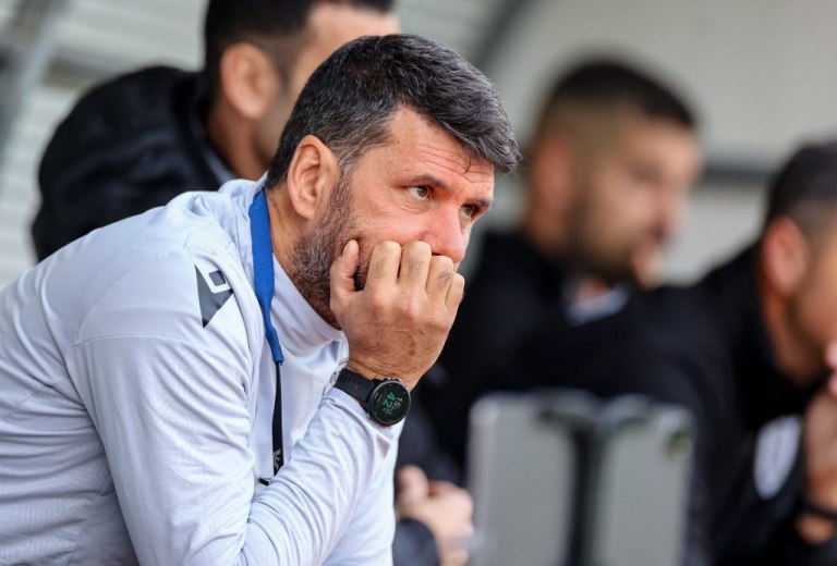 Απίθανο συμβάν με πρώην προπονητή του ΠΑΟΚ: «Κλειδώθηκαν σε γραφείο και τον απέλυσε»