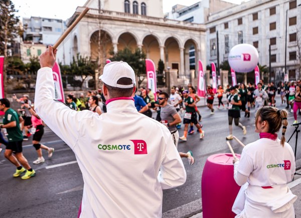 Ο παλμός της πόλης χτυπάει για 21 χιλιόμετρα: Η μοναδική εμπειρία του 14ου Ημιμαραθωνίου της Αθήνας