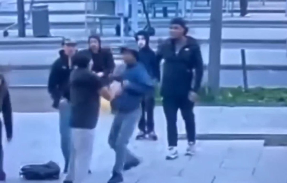 Βέλγιο: Άγριος ξυλοδαρμός νεαρού έξω από σταθμό τρένου – Υπερασπίστηκε μια κοπέλα