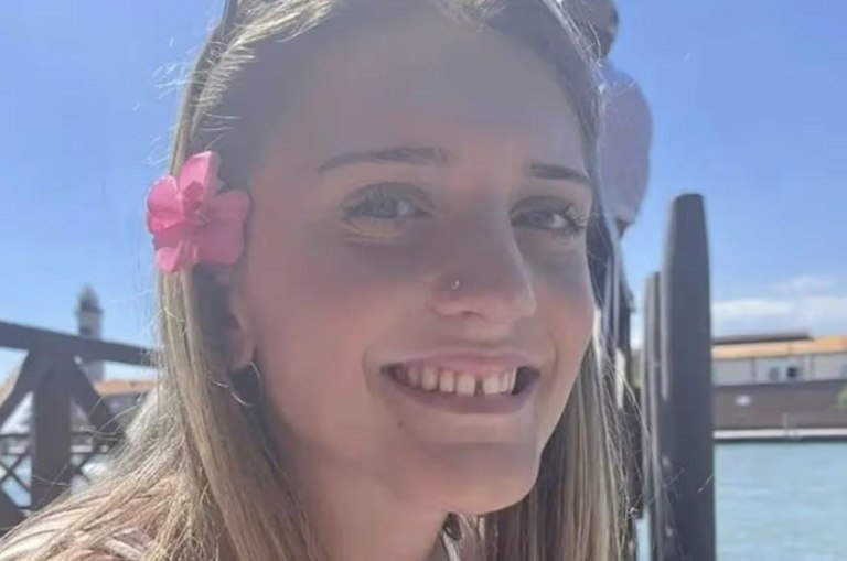 Βρετανία: «Η μηνιγγίτιδα μας την πήρε σε 12 ώρες» – Απαρηγόρητος ο πατέρας της 18χρονης μαθήτριας στο Κεντ