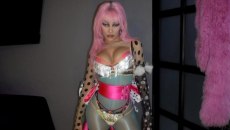 H Doja Cat «φωνάζει» δικαίως γ@μώ τους παπαράτσι