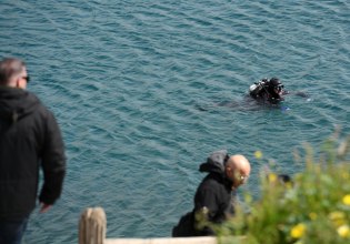 Τραγικός επίλογος στα Λιμανάκια Βουλιαγμένης – Ανασύρθηκε η σορός του 34χρονου δύτη