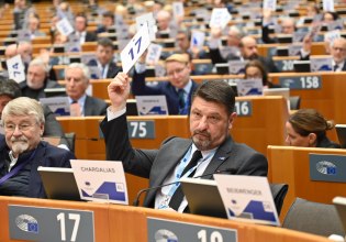 Επαρκείς και στοχευμένους πόρους για τις Περιφέρειες θέλει ο Νίκος Χαρδαλιάς