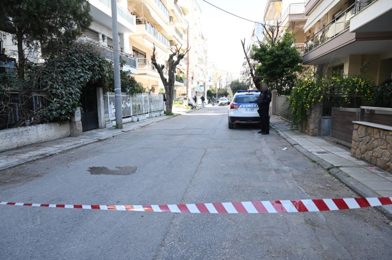 Δολοφονία 20χρονου στη Θεσσαλονίκη: Ταυτοποιήθηκε και αναζητείται νεαρός – Βίντεο με τις τελευταίες στιγμές του θύματος