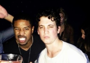 Ο Μάιλς Τέλερ νιώθει περήφανος για τον φίλο του Μάικλ Μπ. Τζόρνταν