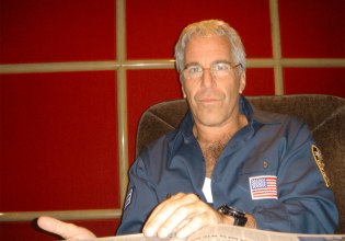 Θάνατος Έπσταϊν: Φύλακας τον έψαξε στο Google λίγο πριν βρεθεί νεκρός – Ερωτήματα για κατάθεση 5.000 δολαρίων