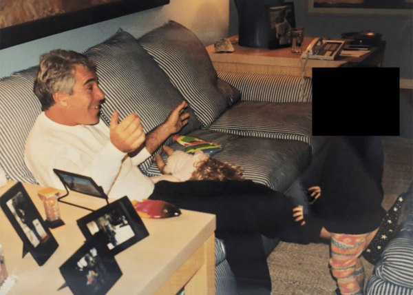 Σκάνδαλο Έπσταϊν: Μαρτυρία «καίει» τον πρόεδρο του Bard College