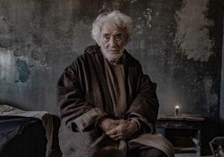 Ο εμβληματικός Χρήστος Καλαβρούζος μπαίνει στους Αθώους: Ο ρόλος – κλειδί στη μεταμόρφωση του Τουρκόγιαννου