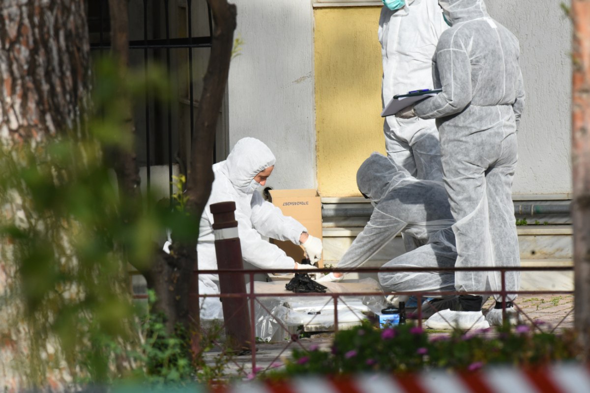 Χαλάνδρι: Ελεγχόμενη έκρηξη έξω από το ρωσικό προξενείο