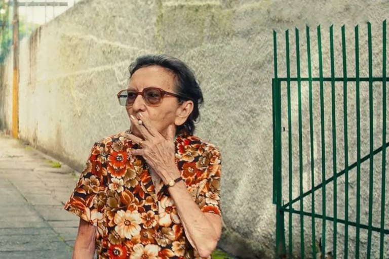 Η 79χρονη περσόνα της Βραζιλίας είναι νέα στον κινηματογράφο και πρωταγωνίστρια μιας ταινίας υποψήφιας για Όσκαρ