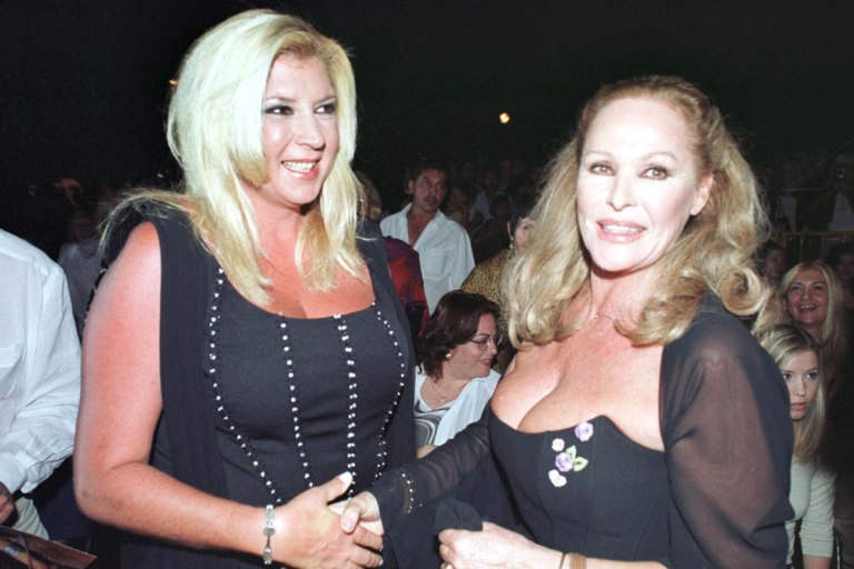 Η 90χρονη Ούρσουλα Άντρες, και τα 23 εκατ. δολάρια που έκαναν φτερά – «Με φλέρταραν και με κόρταραν»