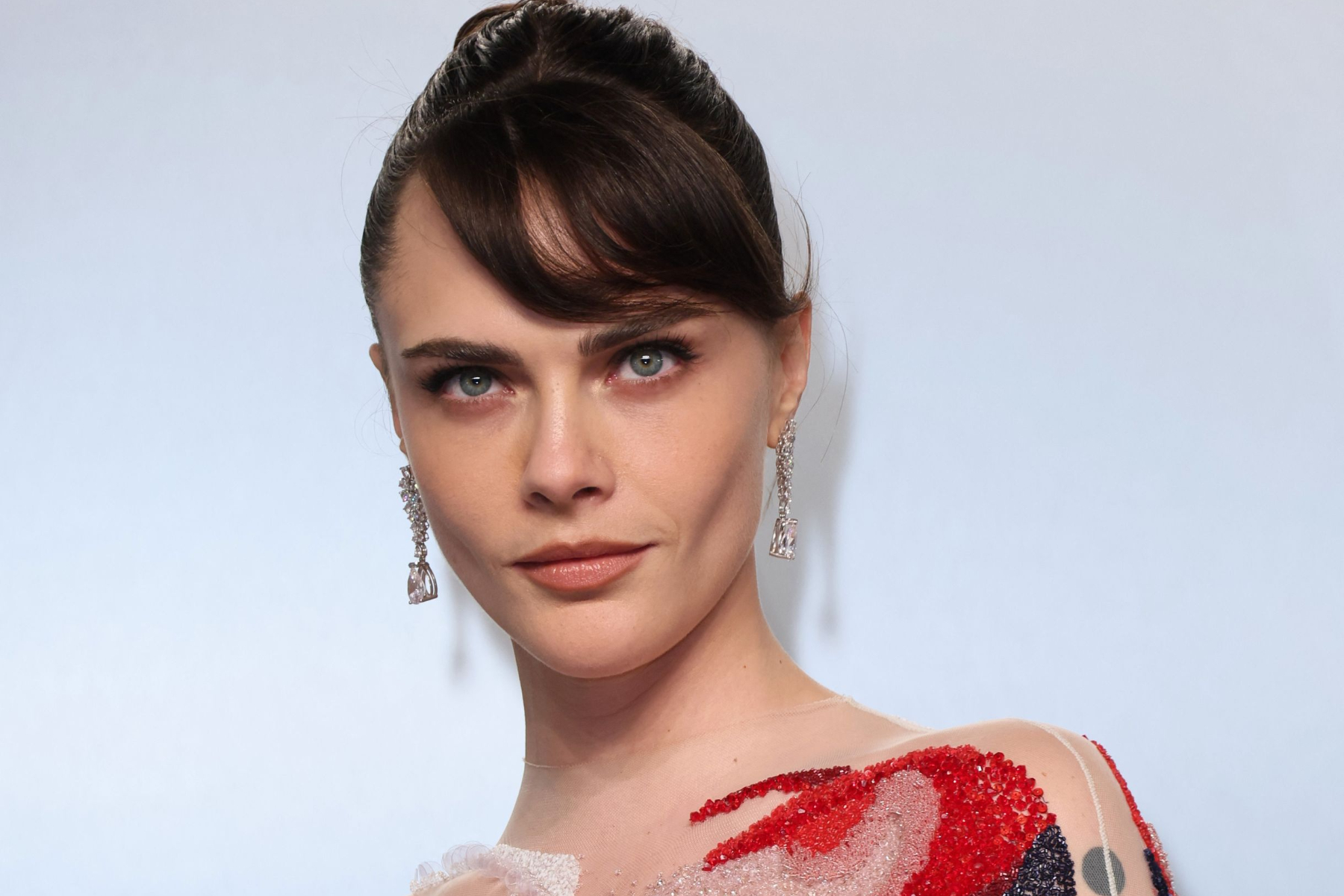 Η Κάρα Ντελεβίνγκν φτάνει στο πάρτι του Vanity Fair για τα Όσκαρ μετά την 98η τελετή απονομής των Βραβείων της Ακαδημίας, στο Μπέβερλι Χιλς της Καλιφόρνιας, στις 15 Μαρτίου 2026. REUTERS/Danny Moloshok