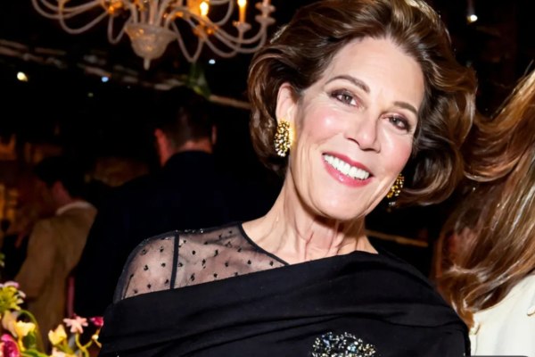 Το Cartier ρολόι, τα δώρα, οι χάρες, οι ανταλλαγές – Η δημοσιογράφος του Χόλιγουντ, Πέγκι Σίγκαλ, αποκαλύπτει τα πάρε-δώσε με τον Έπσταϊν