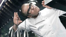 «Γιατί κλείνω το εστιατόριό μου με δύο αστέρια Michelin» – Ο Έστον Μπλούμενταλ μιλά για το μέλλον και τη διπολική διαταραχή