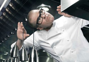 «Γιατί κλείνω το εστιατόριό μου με δύο αστέρια Michelin» – Ο Έστον Μπλούμενταλ μιλά για το μέλλον και τη διπολική διαταραχή