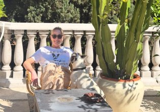 O 19χρονος γιος της Σάρον Στόουν αποκαλύπτεται – Χαλαρές στιγμές για τη μαμά, τον Κουίν και τον σκύλο