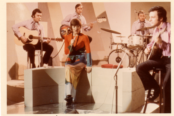 Μαρινέλλα – Οι δύο κορυφαίοι καλλιτέχνες που θα εκφωνήσουν τους επικήδειους λόγους