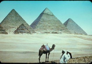 Μήπως τελικά οι εξωγήινοι διαμόρφωσαν τους αρχαίους πολιτισμούς; Κάποιοι πιστεύουν στο κοσμικό δράμα