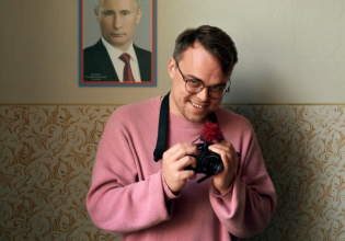 Η Ρωσία απαγόρευσε την προβολή του βραβευμένου με Όσκαρ ντοκιμαντέρ «Mr Nobody Against Putin»