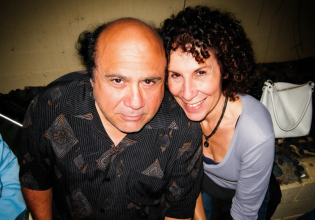 O Ντάνι ΝτεΒίτο και η Ρέα Πέρλμαν έσπασαν τους κανόνες του Χόλιγουντ