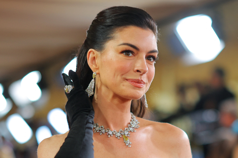 Η Αν Χάθαγουεϊ, τα 43 έτη και το άγχος της σωματικής δυσμορφίας