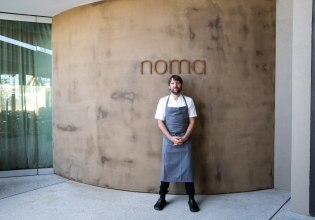 Γροθιές, χτυπήματα, φωνές – Η απάνθρωπη βία ενός σεφ στοιχειώνει το Noma, το εστιατόριο των 1.300 ευρώ το κεφάλι