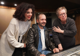 Ο Θωμάς Κωνσταντίνου και η Δήμητρα Στογιάννη μάς μιλούν για τον δίσκο τους «Αυτός που βρίσκεται παντού»