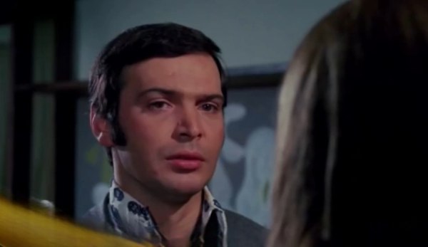 Γιώργος Μαρίνος: «Ήθελα να τoν είχα αγκαλιάσει» – Φίλοι και συνεργάτες αποχαιρετούν τον θρυλικό showman