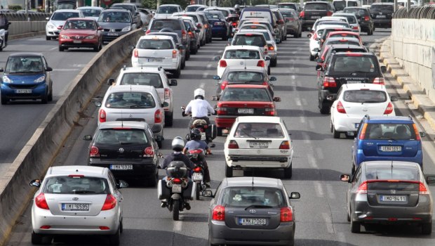 Κίνηση: Στο «κόκκινο» ο Κηφισός – Πού αλλού υπάρχουν προβλήματα