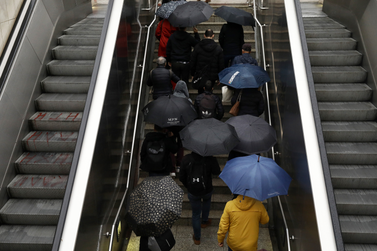 Άστατος ο καιρός την Κυριακή – Πού θα σημειωθούν βροχές, καταιγίδες και χιόνια – Νέα επιδείνωση από Τρίτη