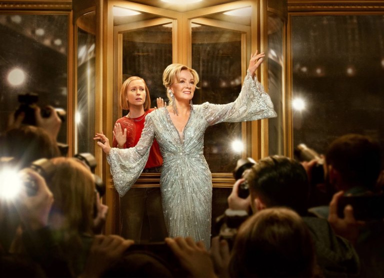 Τηλεοπτικός Μάρτιος: Η μεγάλη επιστροφή των θρύλων και οι σειρές που θα μας κρατήσουν στον καναπέ