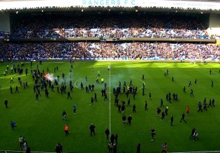 Σοβαρά επεισόδια μετά τον αποκλεισμό της Ρέιντζερς από τη Σέλτικ – Εισβολή οπαδών με ξύλο και δακρυγόνα (vids)
