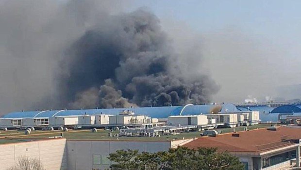 Φωτιά σε εργοστάσιο στη Νότια Κορέα