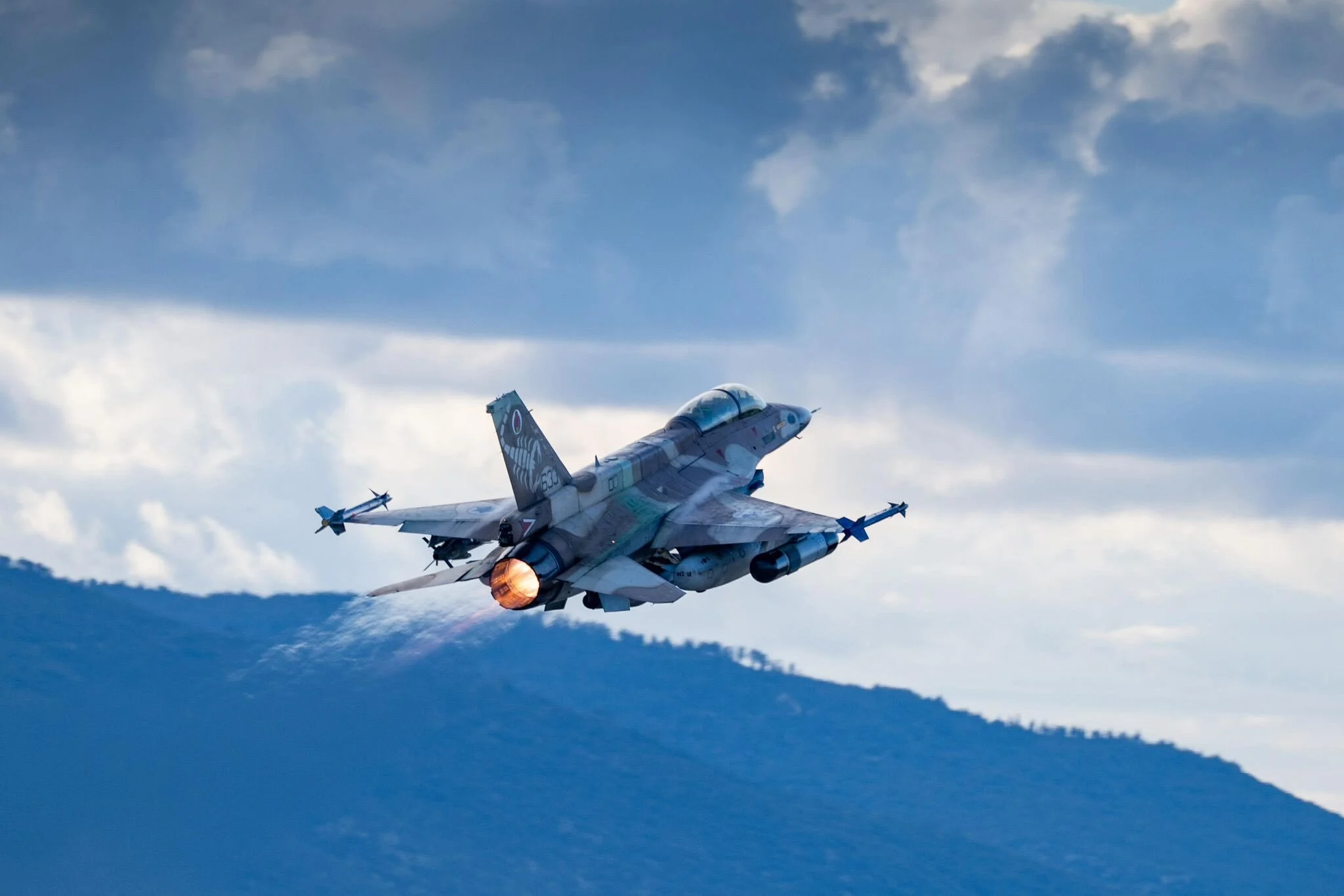 Ιράν: Οι Φρουροί της Επανάστασης στόχευσαν ισραηλινό μαχητικό F-16 – «Δεν υπέστη ζημιά», απαντά το Τελ Αβίβ