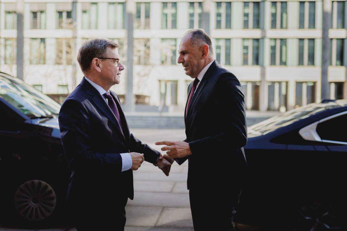 Γεραπετρίτης: Η Ελλάδα δεν προτίθεται να εμπλακεί στον πόλεμο – Η ΕΕ οφείλει να αρθεί στο ύψος των περιστάσεων