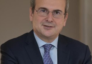 Hatzidakis: Greece Will Move to Cut Energy Costs for Industry