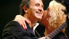 «Σ’ ευχαριστώ για όλα, μάνα» – Το αντίο του Γιώργου Νταλάρα στη Μαρινέλλα