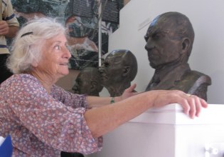 Το Μουσείο Νίκου Καζαντζάκη αποχαιρετά τη σπουδαία γλύπτρια Ασπασία Παπαδοπεράκη