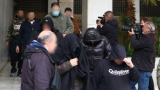 «Βάλτ’ τα όλα σε θυρίδα», «δύο μαγαζιά είναι σε εικονική εταιρεία» – Οι διάλογοι του κυκλώματος με τις απάτες στον ΕΦΚΑ