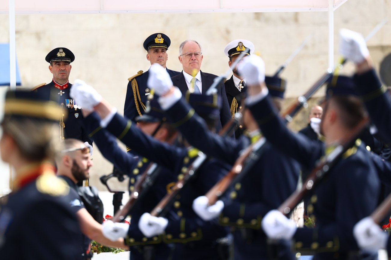 Στιγμιότυπο από την παρέλαση στελεχών στρατιωτικών σχολών