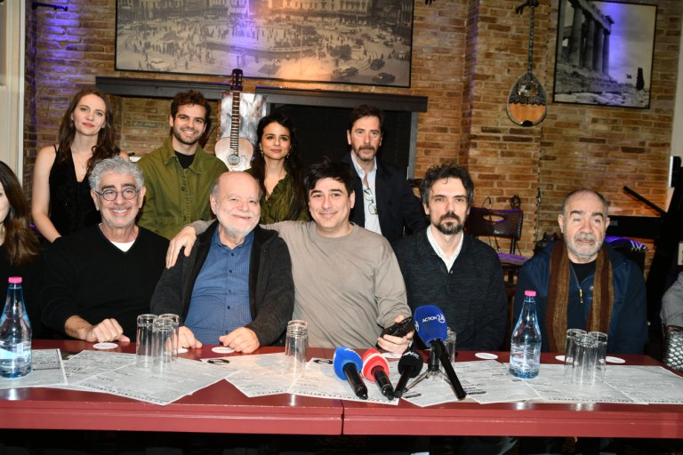 Οι συντελεστές της παράστασης ASTORIA είπαν τη δική τους μουσική ιστορία και μίλησαν για όλα όσα θέλουμε να μάθουμε πριν από την πρεμιέρα στις 19 Μαρτίου στο Θέατρο Παλλάς