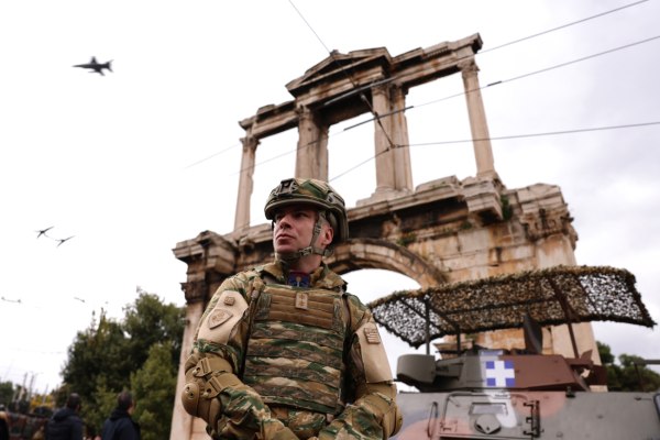 25η Μαρτίου: Ολοκληρώθηκε η μεγάλη στρατιωτική παρέλαση για την εθνική επέτειο – Δείτε βίντεο και φωτογραφίες