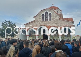 Θρήνος στην κηδεία του 18χρονο που σκοτώθηκε στον Πύργο – Τον αποχαιρέτησαν με λευκά μπαλόνια