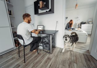 Σκύλος: Με ποιον τρόπο μας του μαθαίνουμε να αντιδρά έντονα